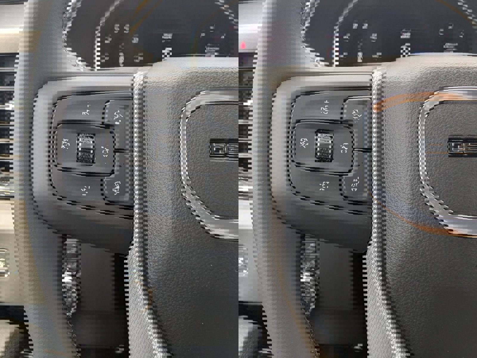 New 2025 GMC Sierra 2500 Denali w/ Denali Reserve Package image 13