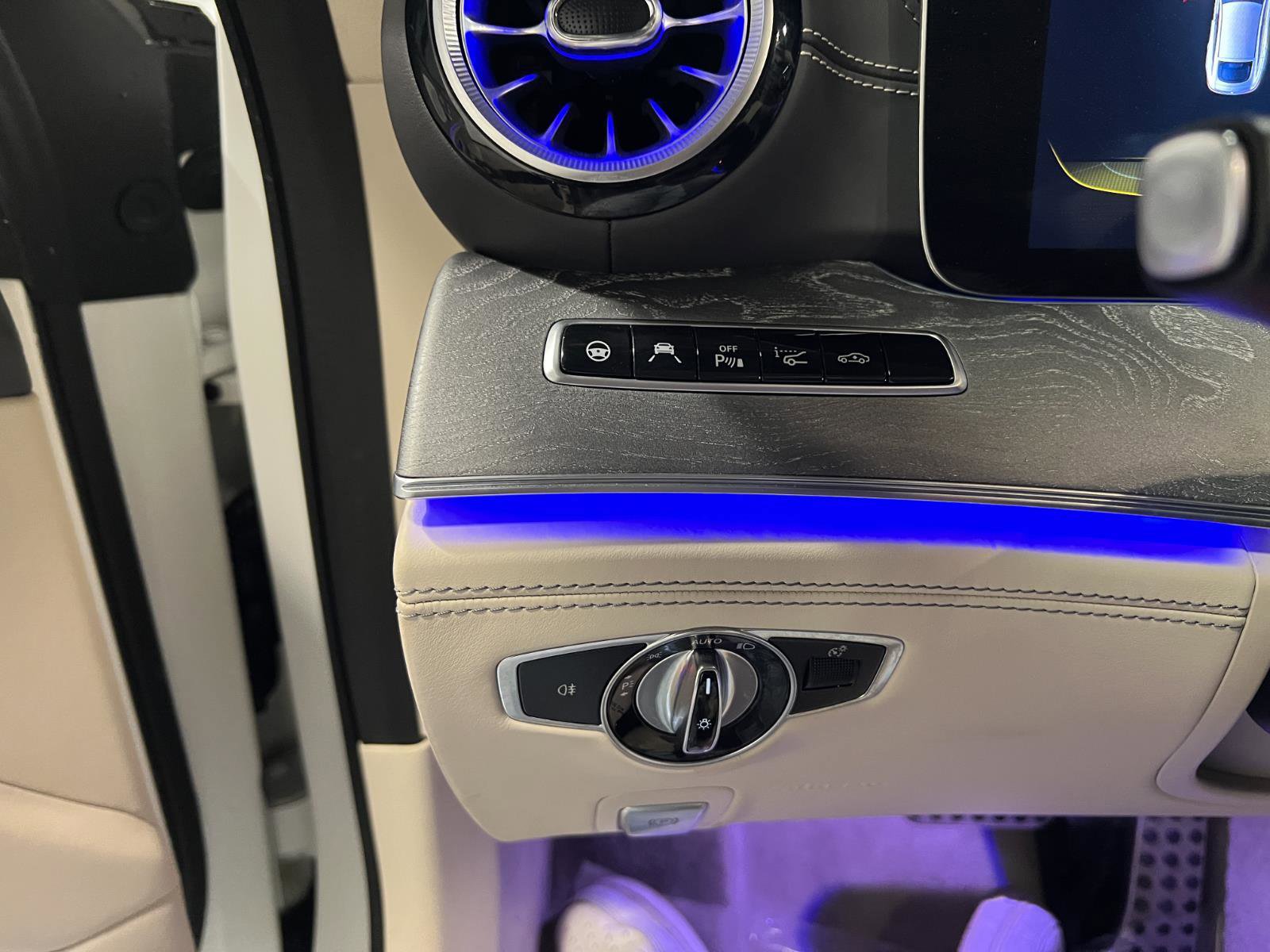 Used 2019 Mercedes-Benz AMG GT 63 image 15