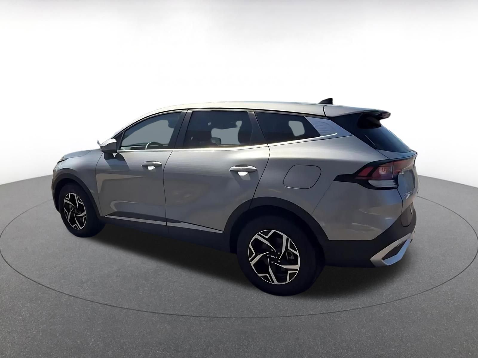 Used 2025 Kia Sportage LX image 10