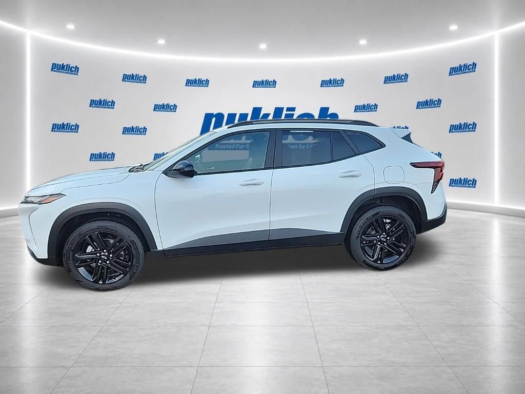 Certified 2025 Chevrolet Trax ACTIV w/ Driver Confidence Package FWD image 2