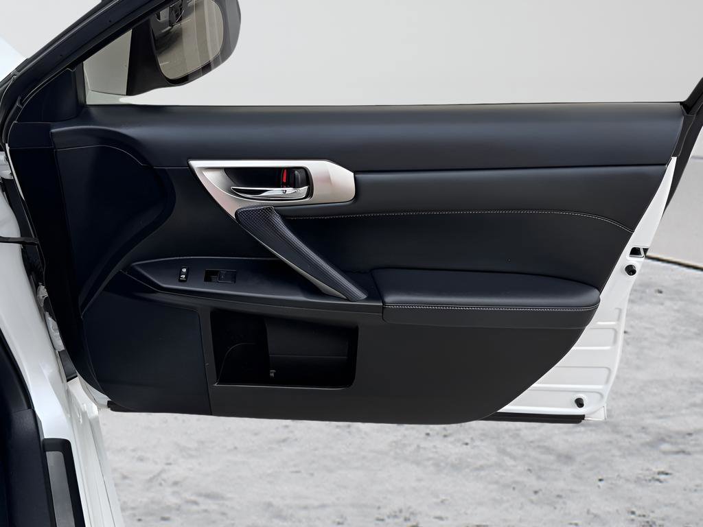 Used 2016 Lexus CT 200h w/ Accessory Package 2 image 28