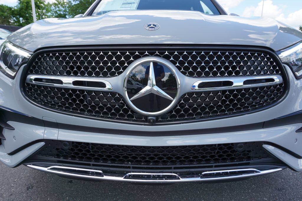 Certified 2025 Mercedes-Benz GLC 300 4MATIC image 9