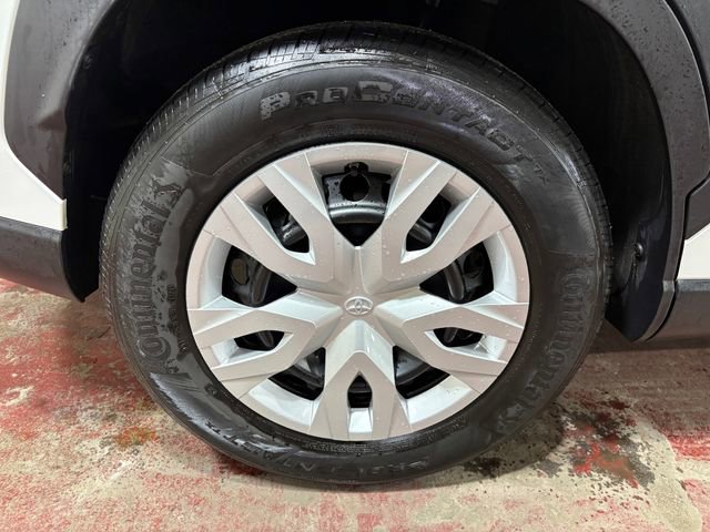 Used 2024 Toyota Corolla Cross L image 18