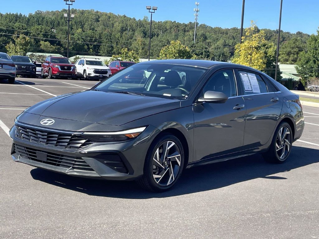 Certified 2025 Hyundai Elantra SEL FWD image 7