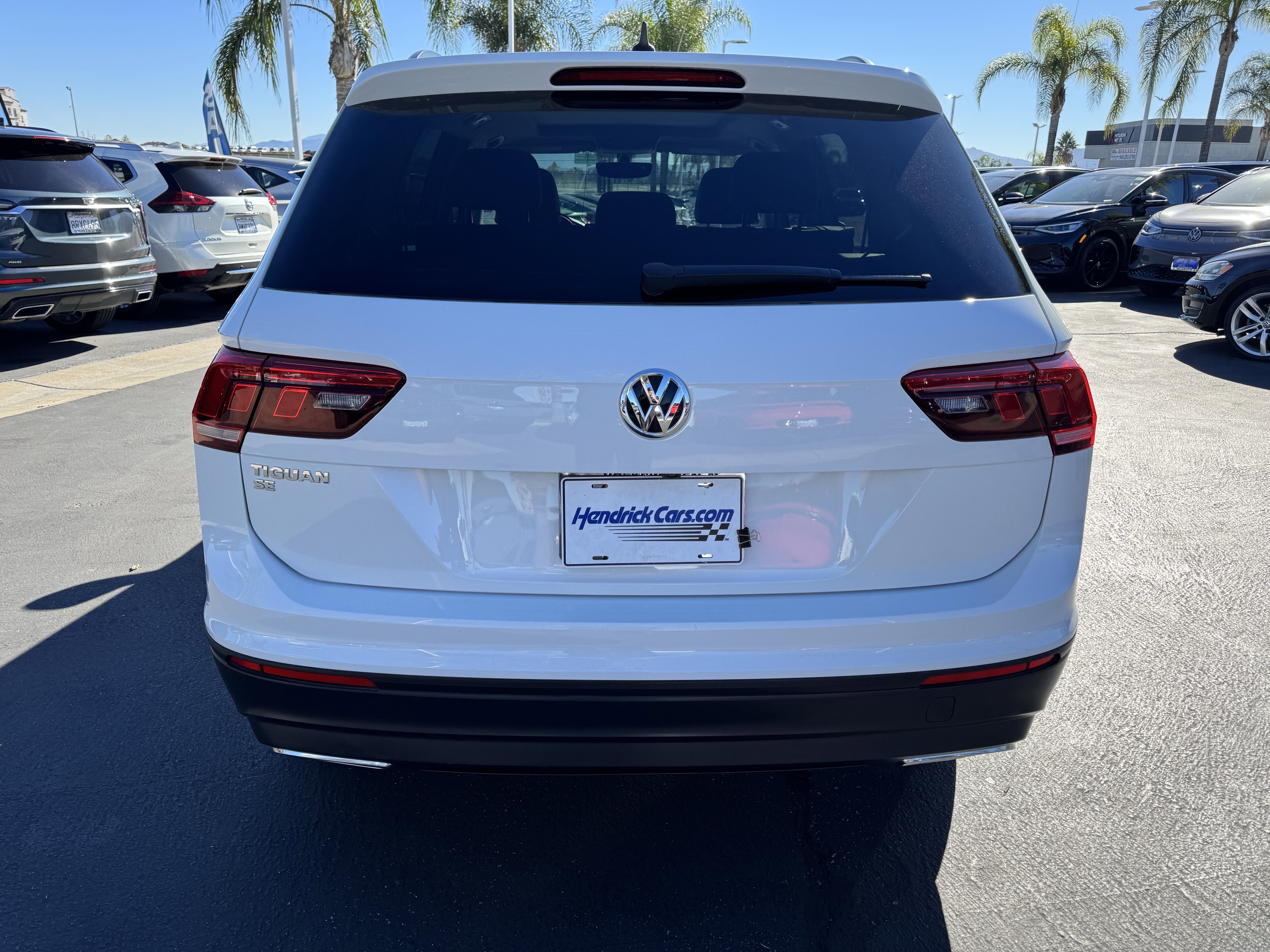 Certified 2019 Volkswagen Tiguan SE w/ Panoramic Sunroof Package image 9