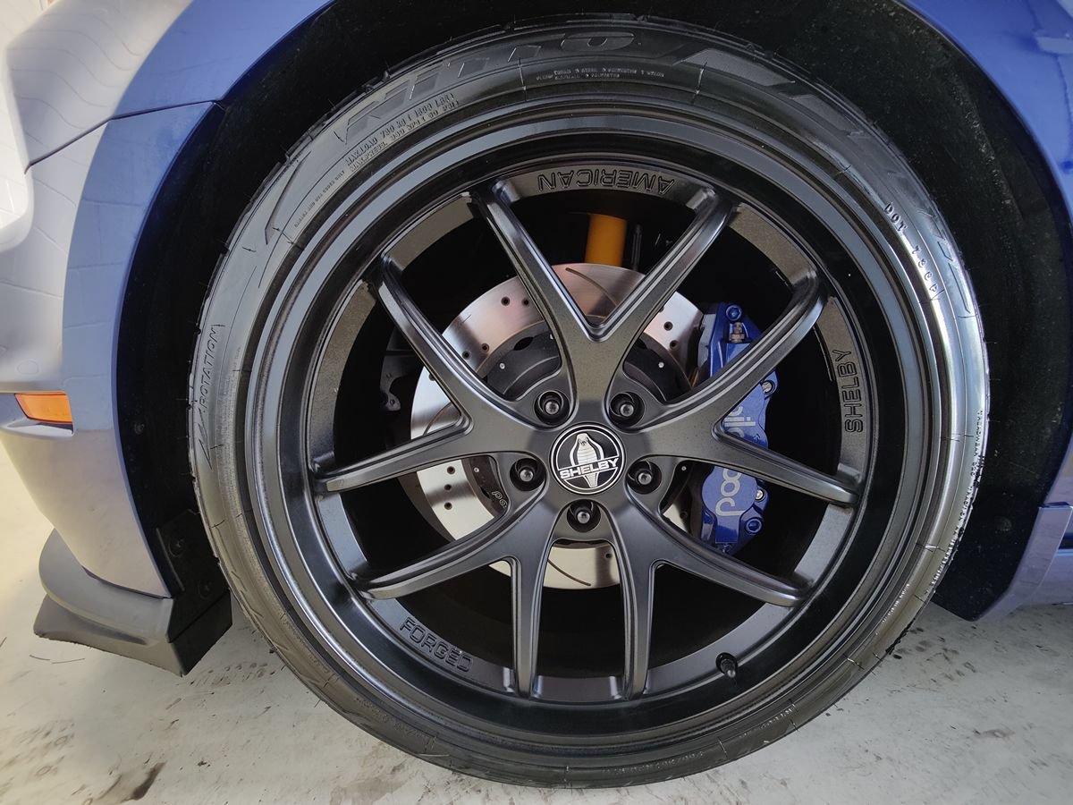 Used 2013 Ford Mustang Shelby GT500 RWD image 36