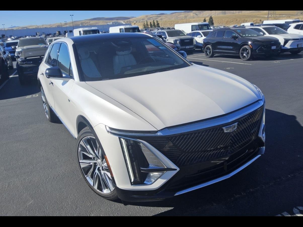 Used 2024 Cadillac Lyriq Luxury RWD image 14