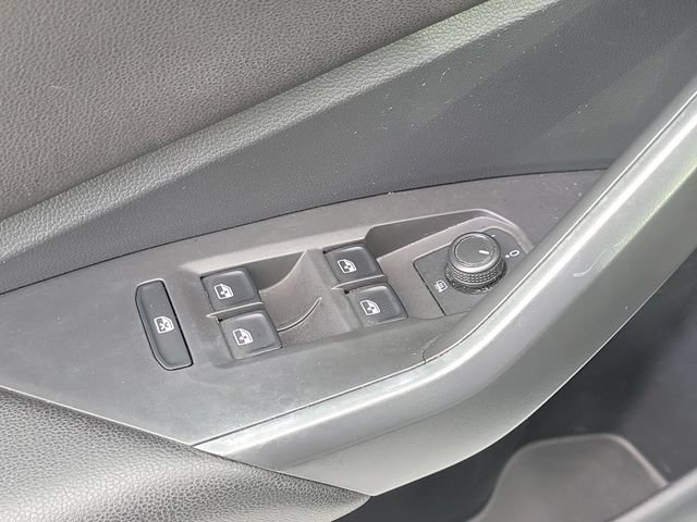 Used 2019 Volkswagen Jetta SEL FWD image 16