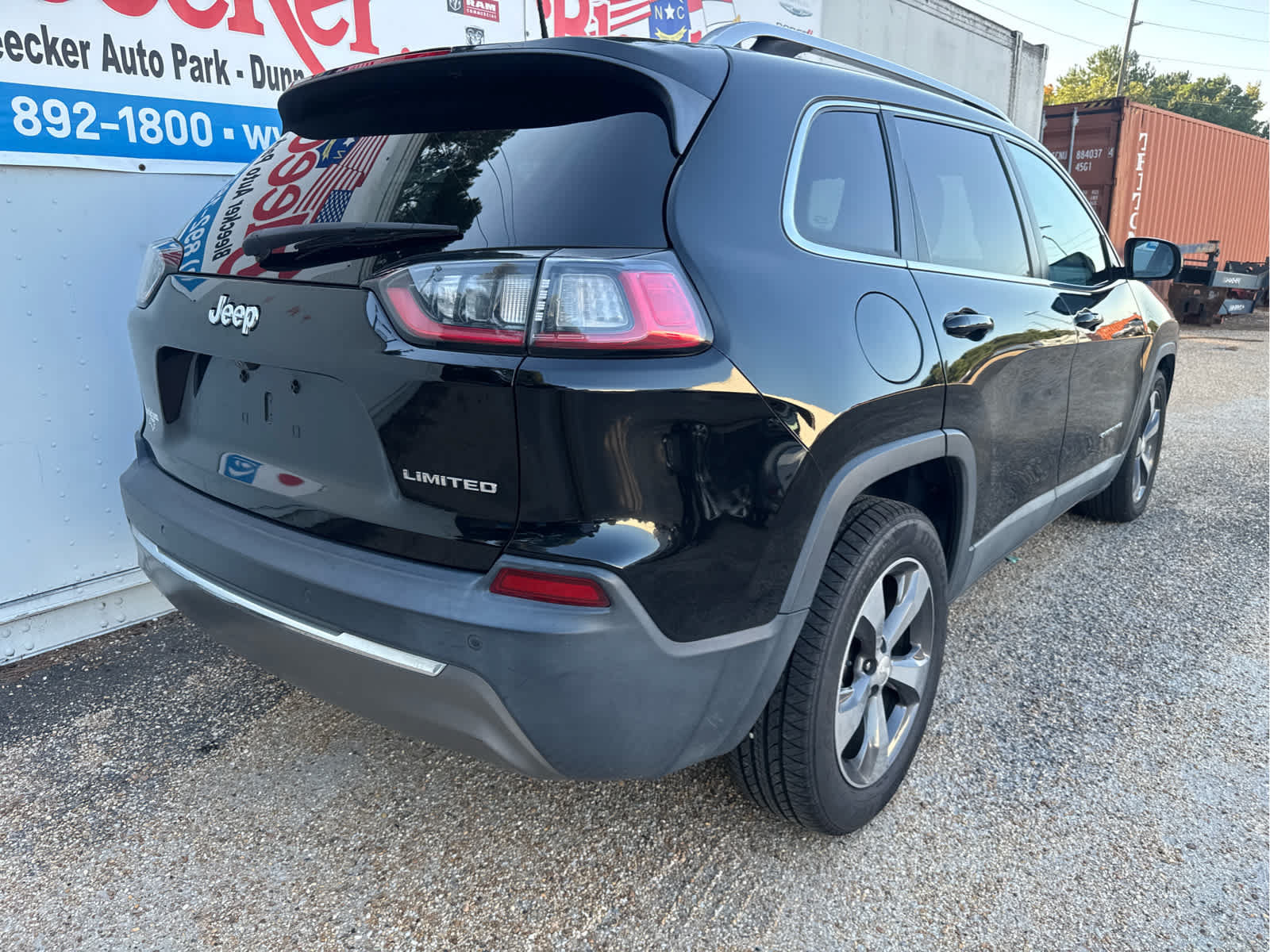 Used 2019 Jeep Cherokee Limited FWD image 3