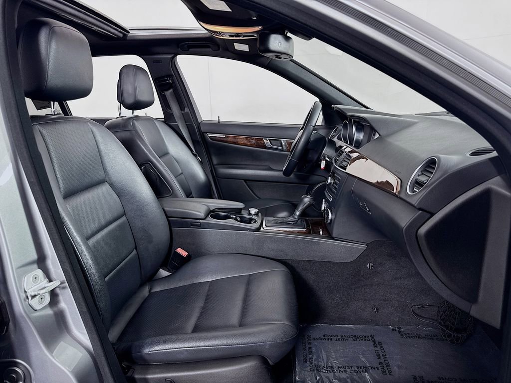 Used 2014 Mercedes-Benz C 250 Sedan image 28