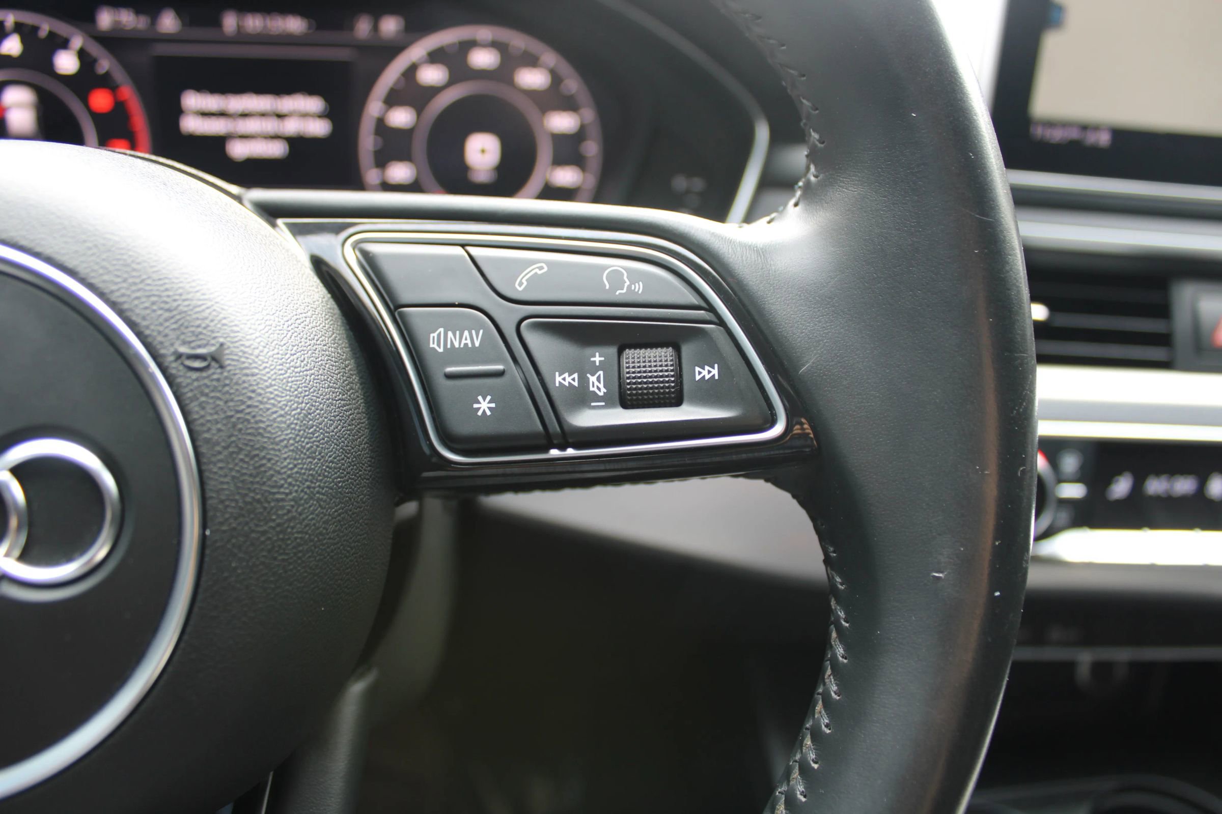 Used 2018 Audi A4 2.0T Ultra Premium image 15