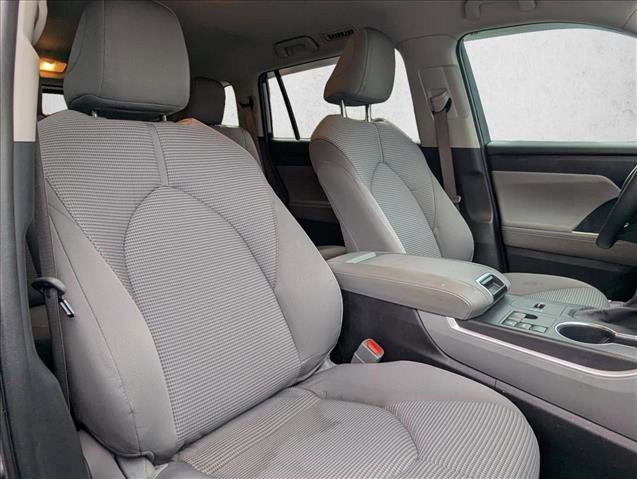 Certified 2024 Toyota Highlander LE image 22