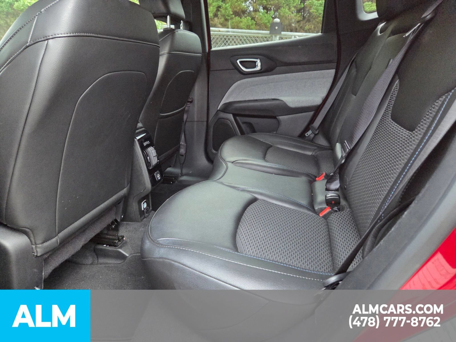 Used 2025 Jeep Compass Latitude AWD/4WD image 22