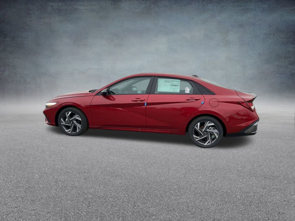 Used 2025 Hyundai Elantra Sport image 15