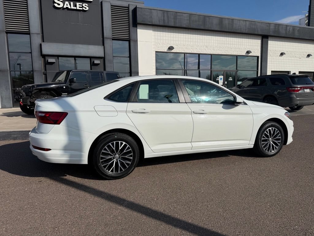 Used 2020 Volkswagen Jetta SE FWD image 3