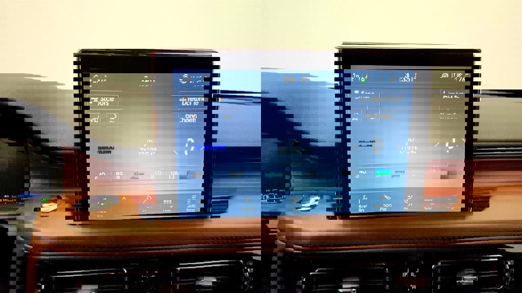 Used 2023 Lincoln Aviator Grand Touring w/ Equipment Group 301A image 17