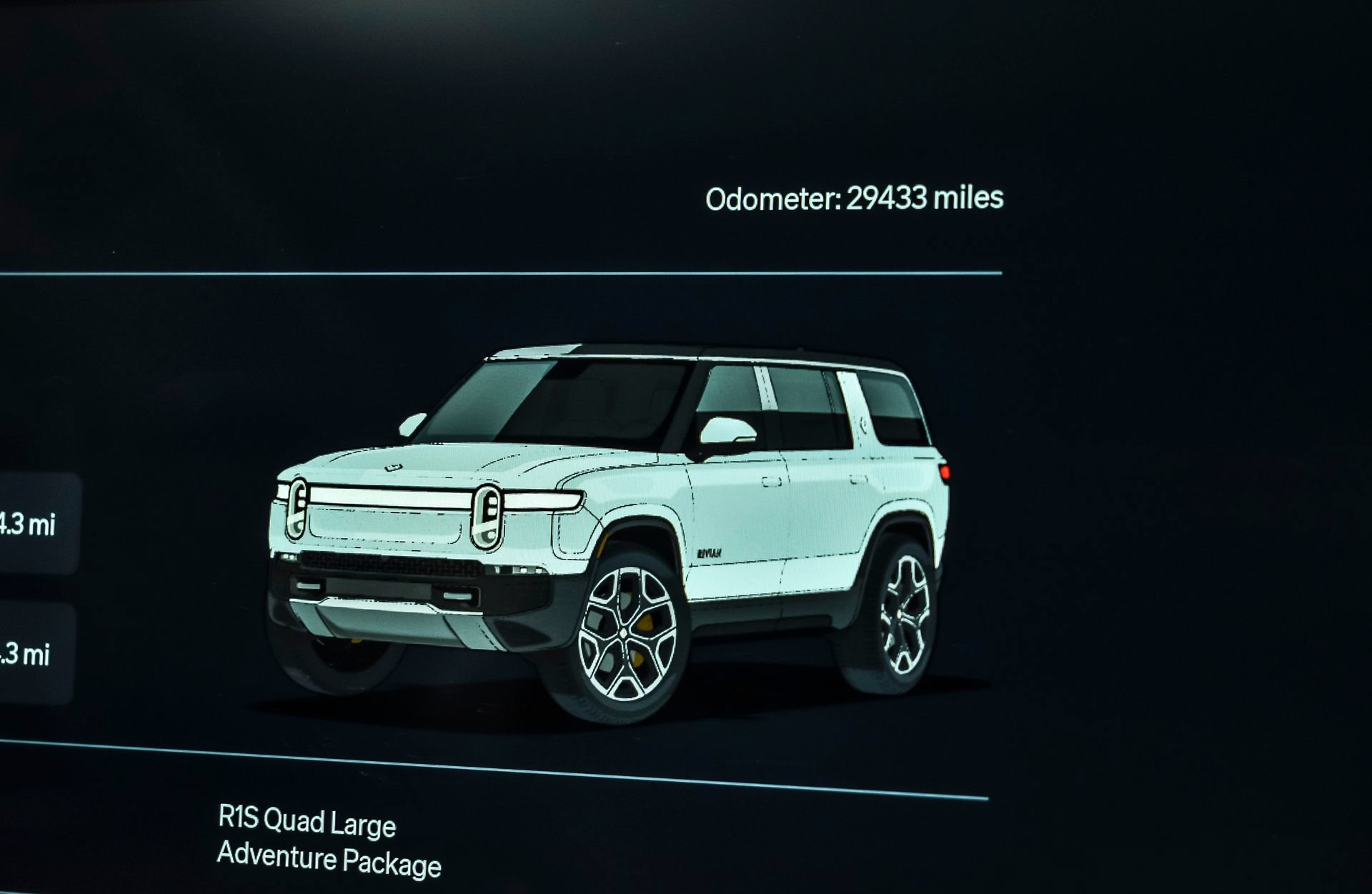 Used 2024 Rivian R1S Adventure AWD/4WD image 27