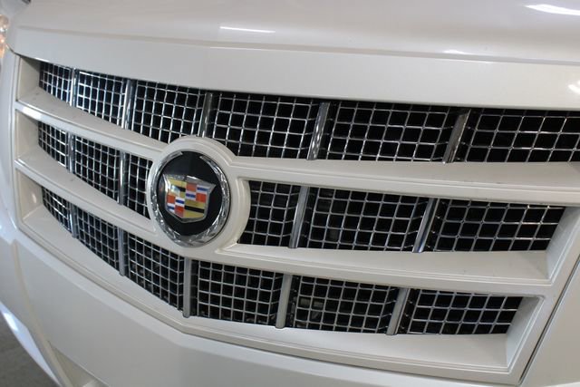 Used 2013 Cadillac Escalade Premium image 31