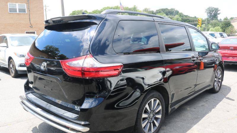 Used 2020 Toyota Sienna XLE AWD/4WD image 7