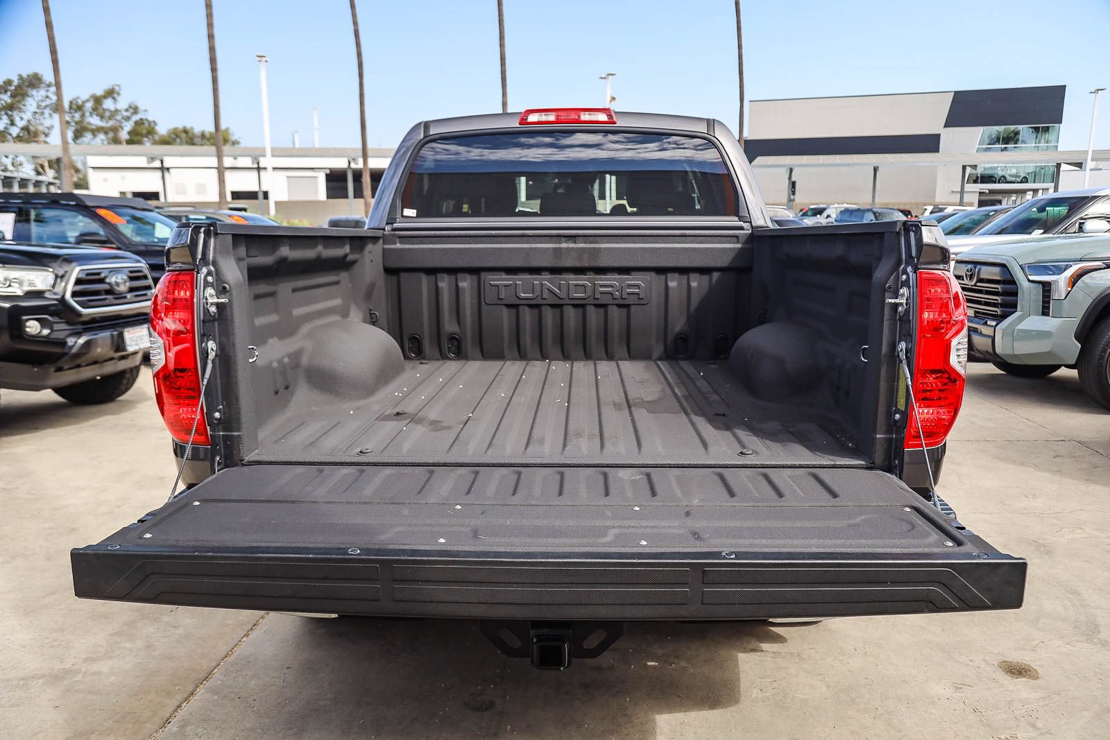 Certified 2018 Toyota Tundra SR5 w/ SR5 Upgrade Package RWD image 25