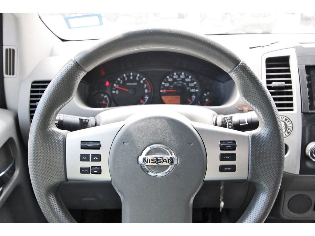 Used 2015 Nissan Frontier SV RWD image 9