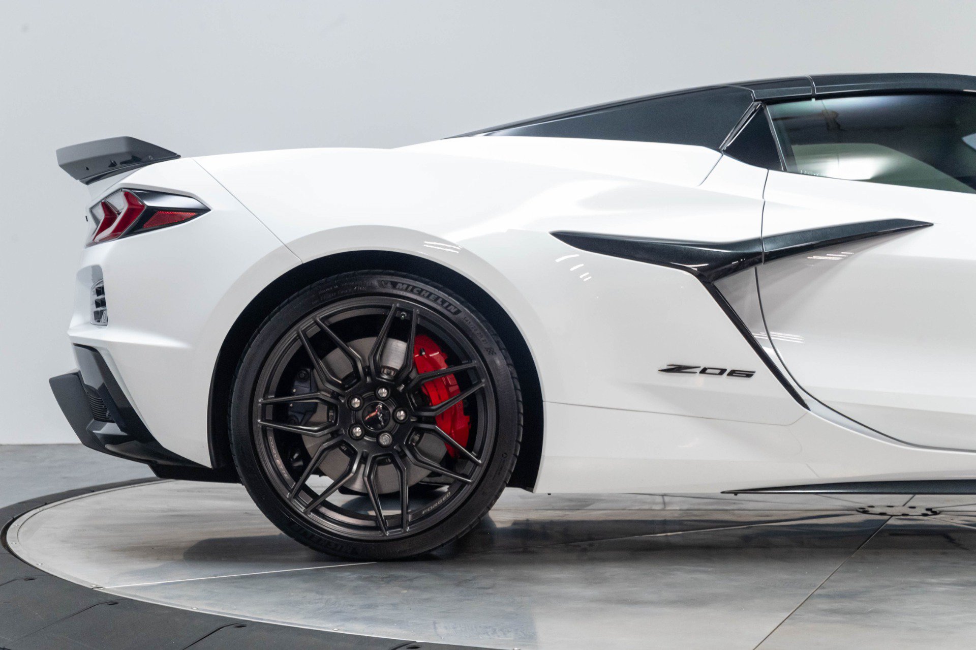 Used 2023 Chevrolet Corvette Z06 RWD image 24