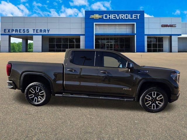 Used 2023 GMC Sierra 1500 AT4 w/ Technology Package image 3