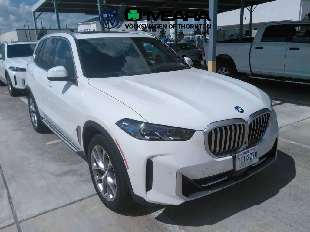 Used 2025 BMW X5 xDrive50e image 4