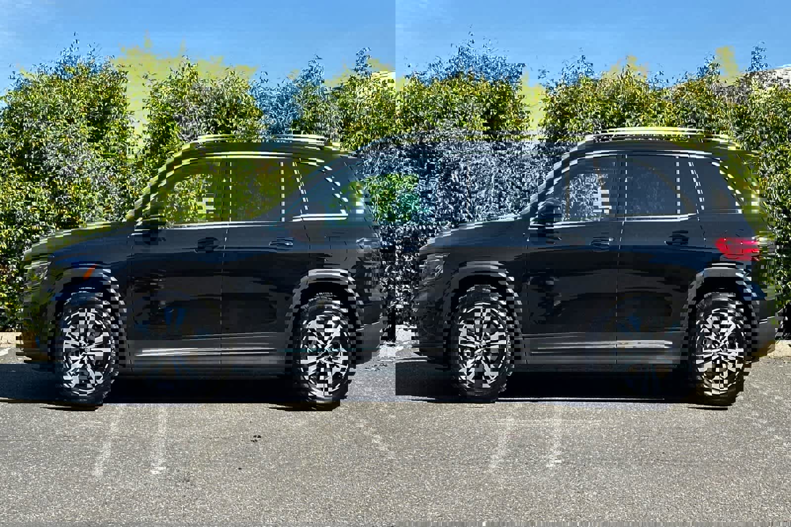 New 2026 Mercedes-Benz GLB 250 image 6