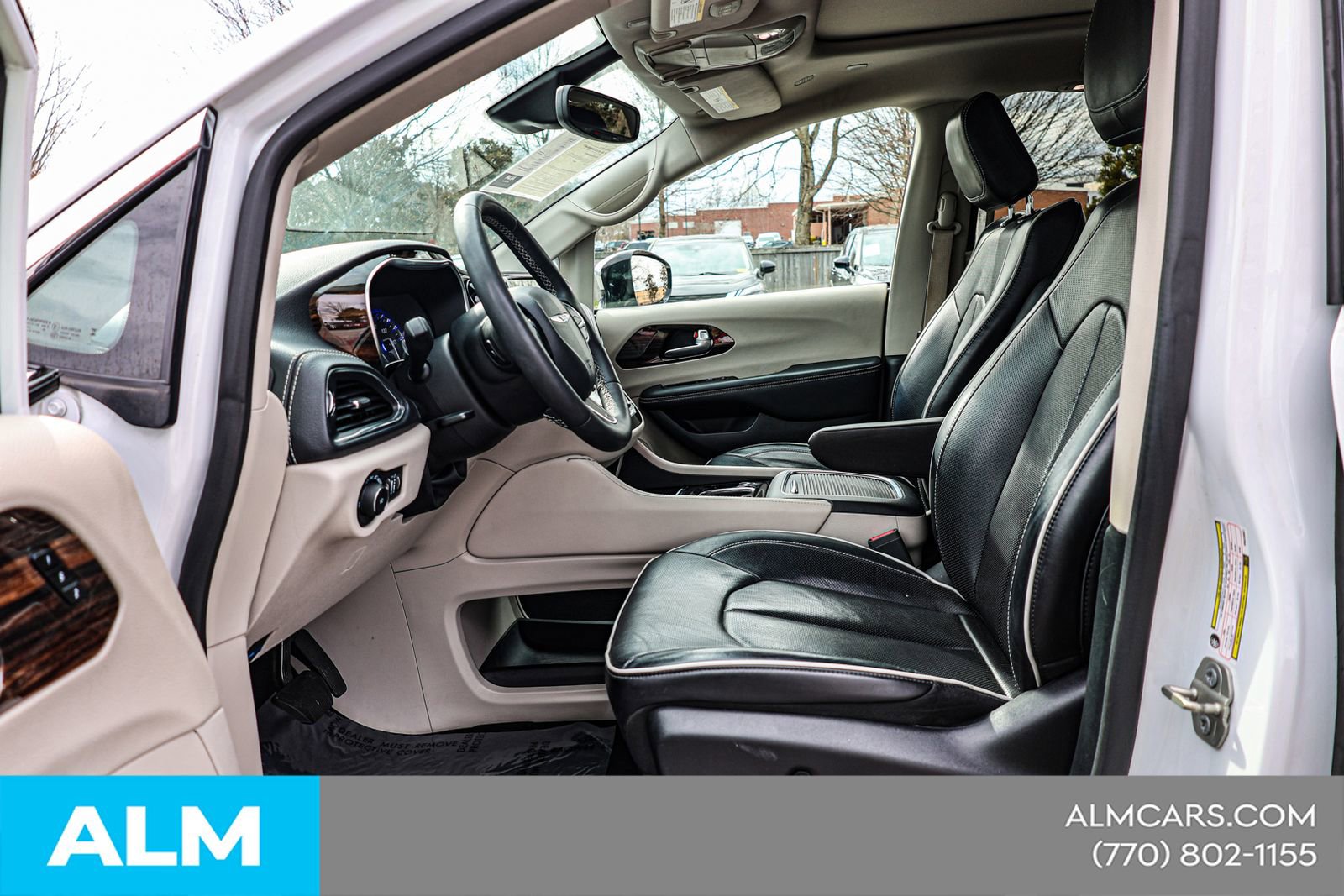 Used 2023 Chrysler Pacifica Limited image 18