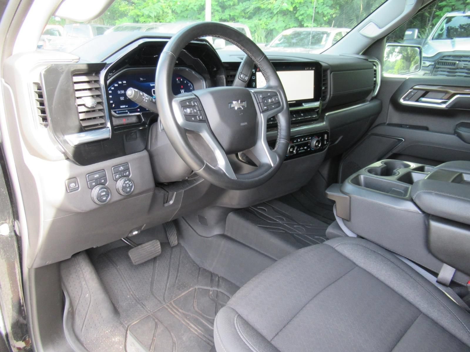 Used 2023 Chevrolet Silverado 1500 RST AWD/4WD image 17