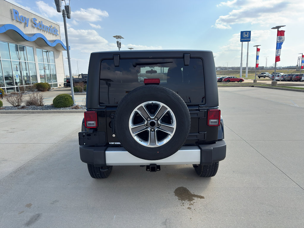 Used 2011 Jeep Wrangler Sahara w/ Dual Top Group AWD/4WD image 6
