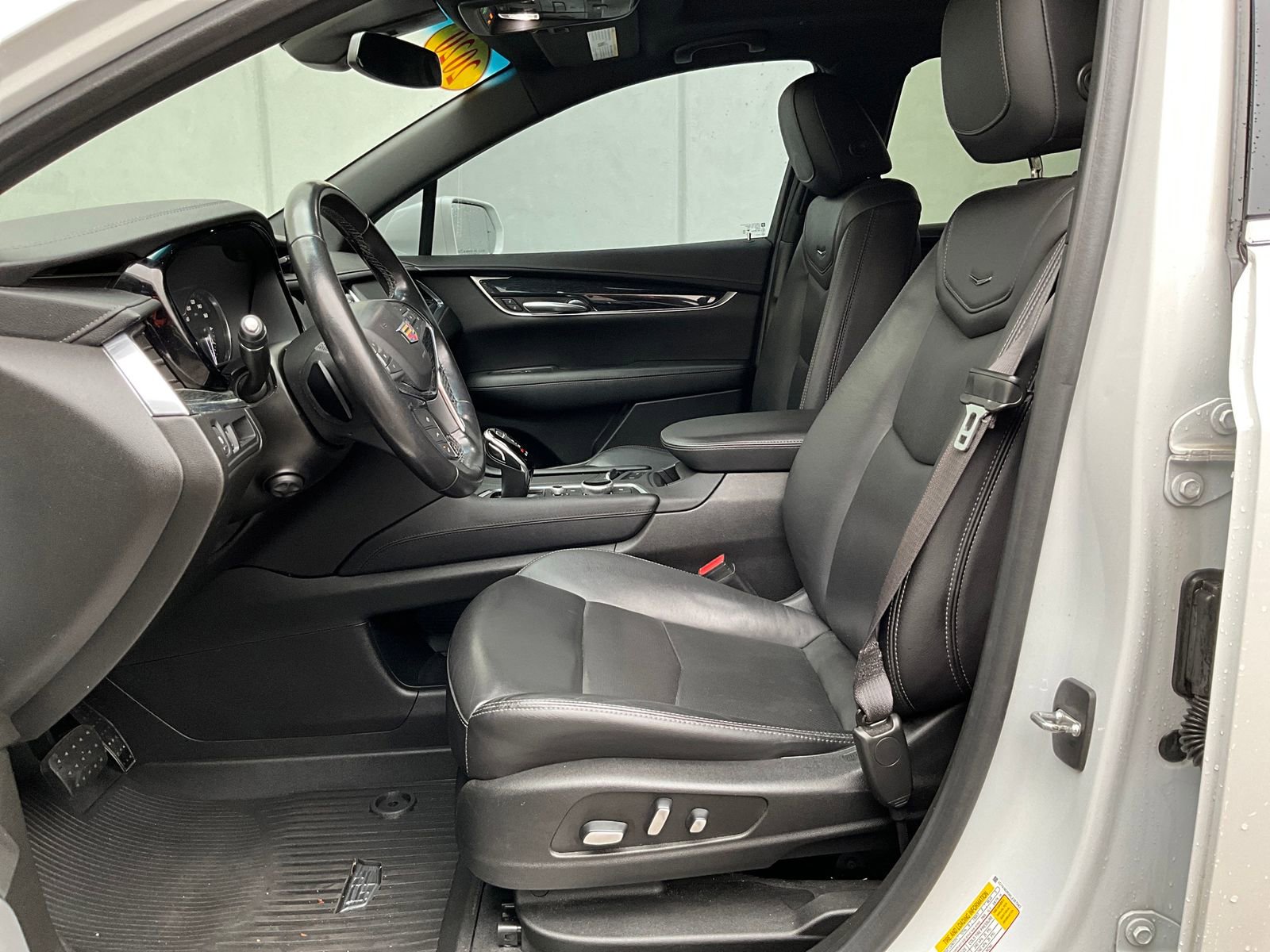 Used 2020 Cadillac XT5 Premium Luxury w/ LPO, Floor Liner Package image 9