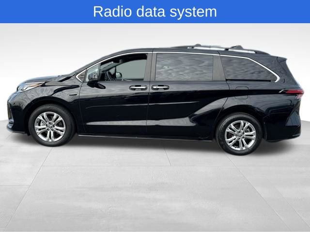 Used 2022 Toyota Sienna XSE w/ XSE Plus Package image 8