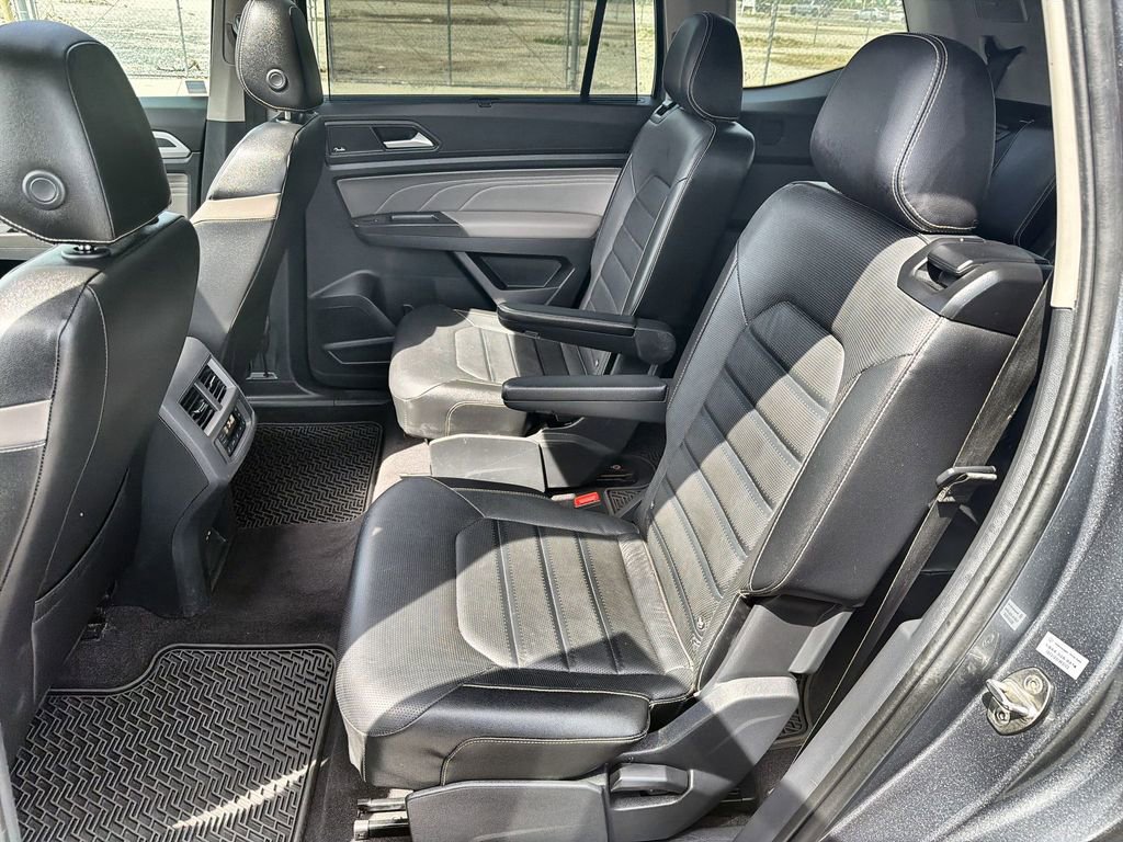 Used 2022 Volkswagen Atlas SEL Premium image 24