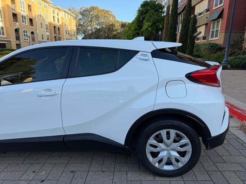 Used 2019 Toyota C-HR LE FWD image 26