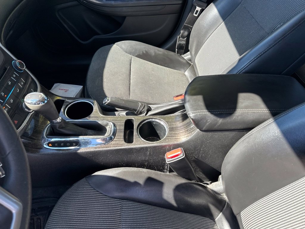 Used 2015 Chevrolet Malibu LT FWD image 25