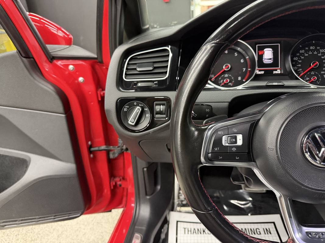 Used 2019 Volkswagen GTI SE FWD image 23