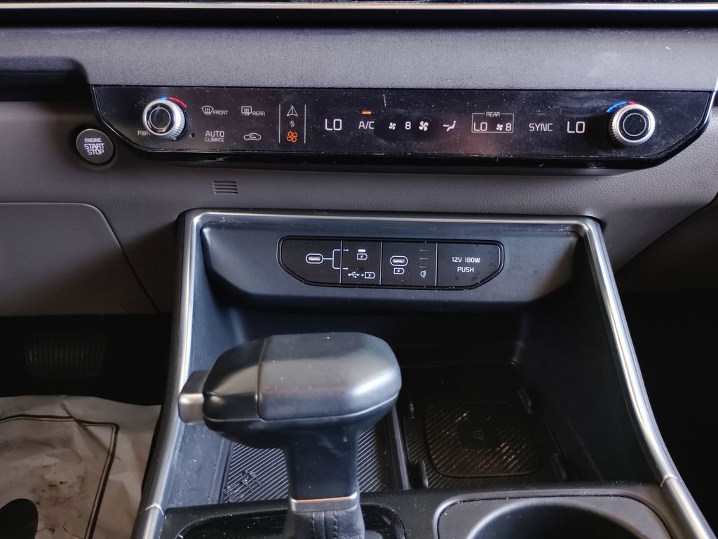 Used 2025 Kia Carnival EX FWD image 36