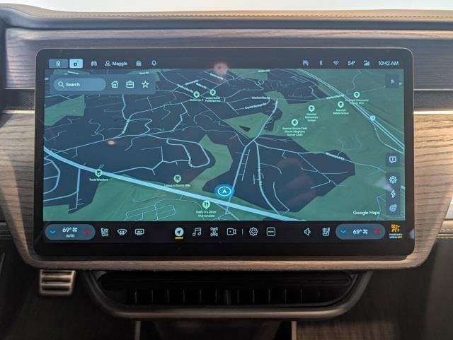 Used 2024 Rivian R1S Adventure image 20