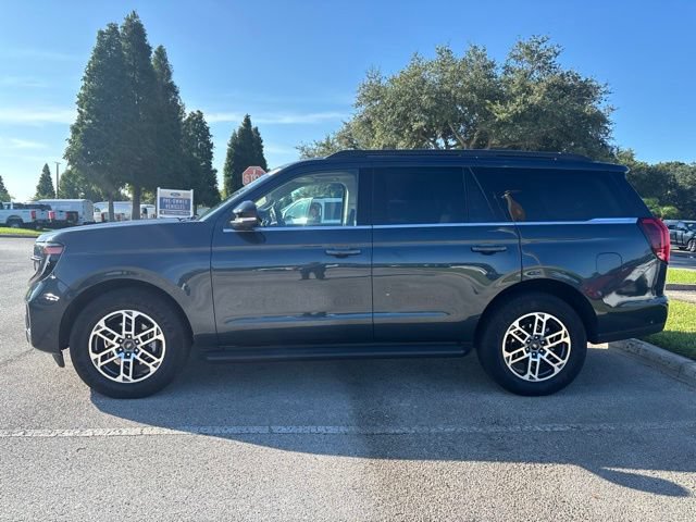 Used 2025 Ford Expedition Active RWD image 8