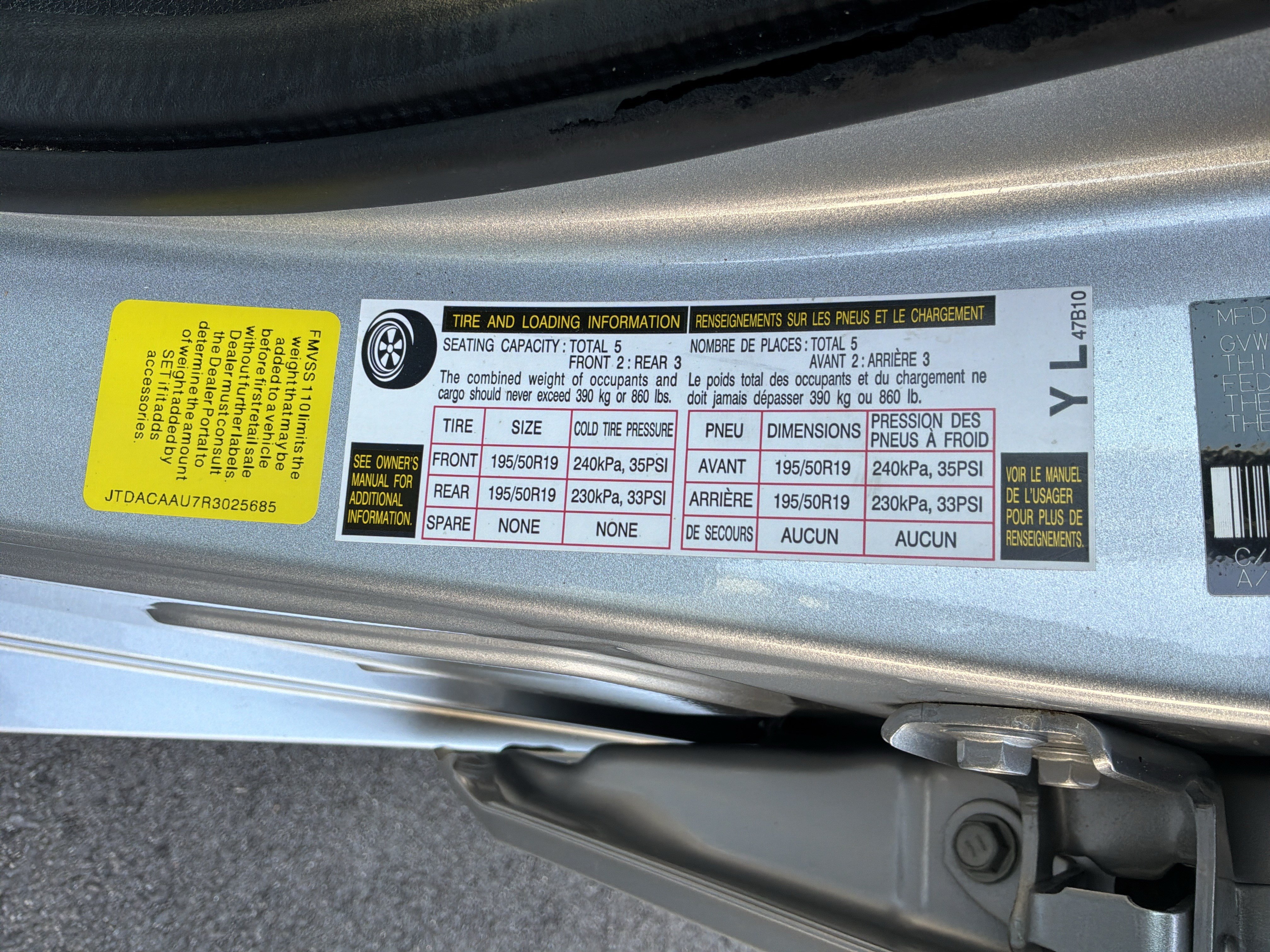 Used 2024 Toyota Prius XLE FWD image 34
