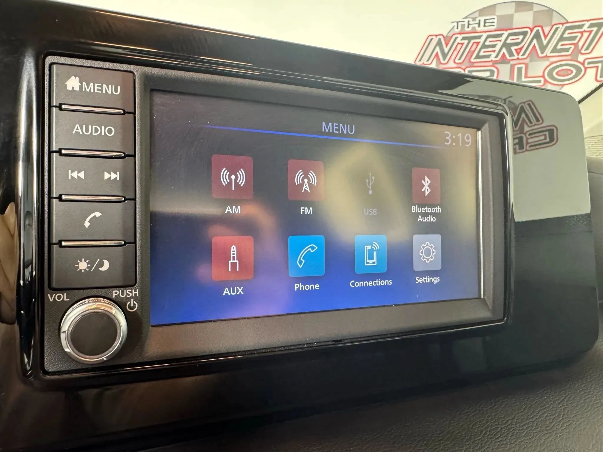 Used 2025 Nissan Kicks S AWD/4WD image 18