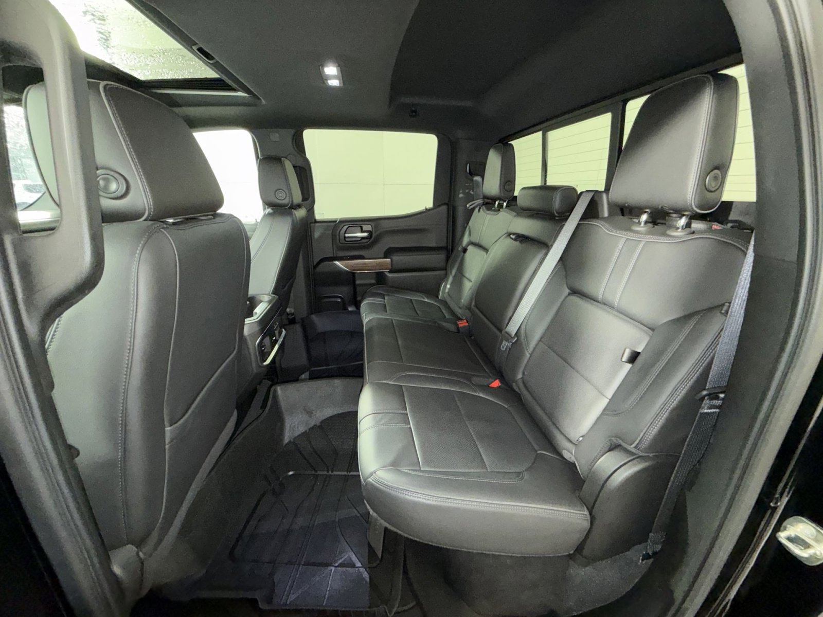 Used 2020 Chevrolet Silverado 1500 High Country w/ Technology Package image 25