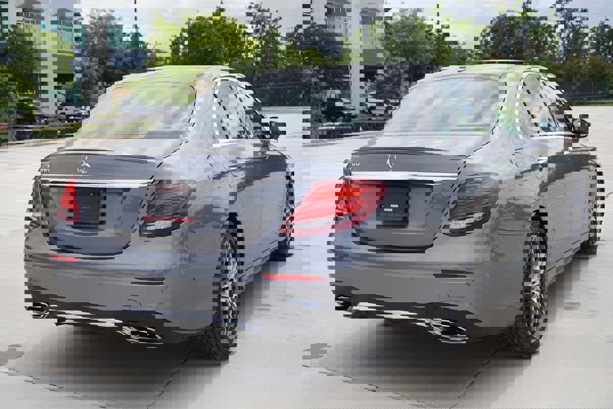 Used 2019 Mercedes-Benz E 300 image 9