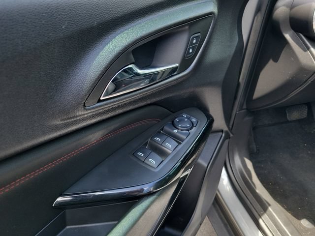 Used 2025 Chevrolet Trax RS w/ Driver Confidence Package FWD image 17