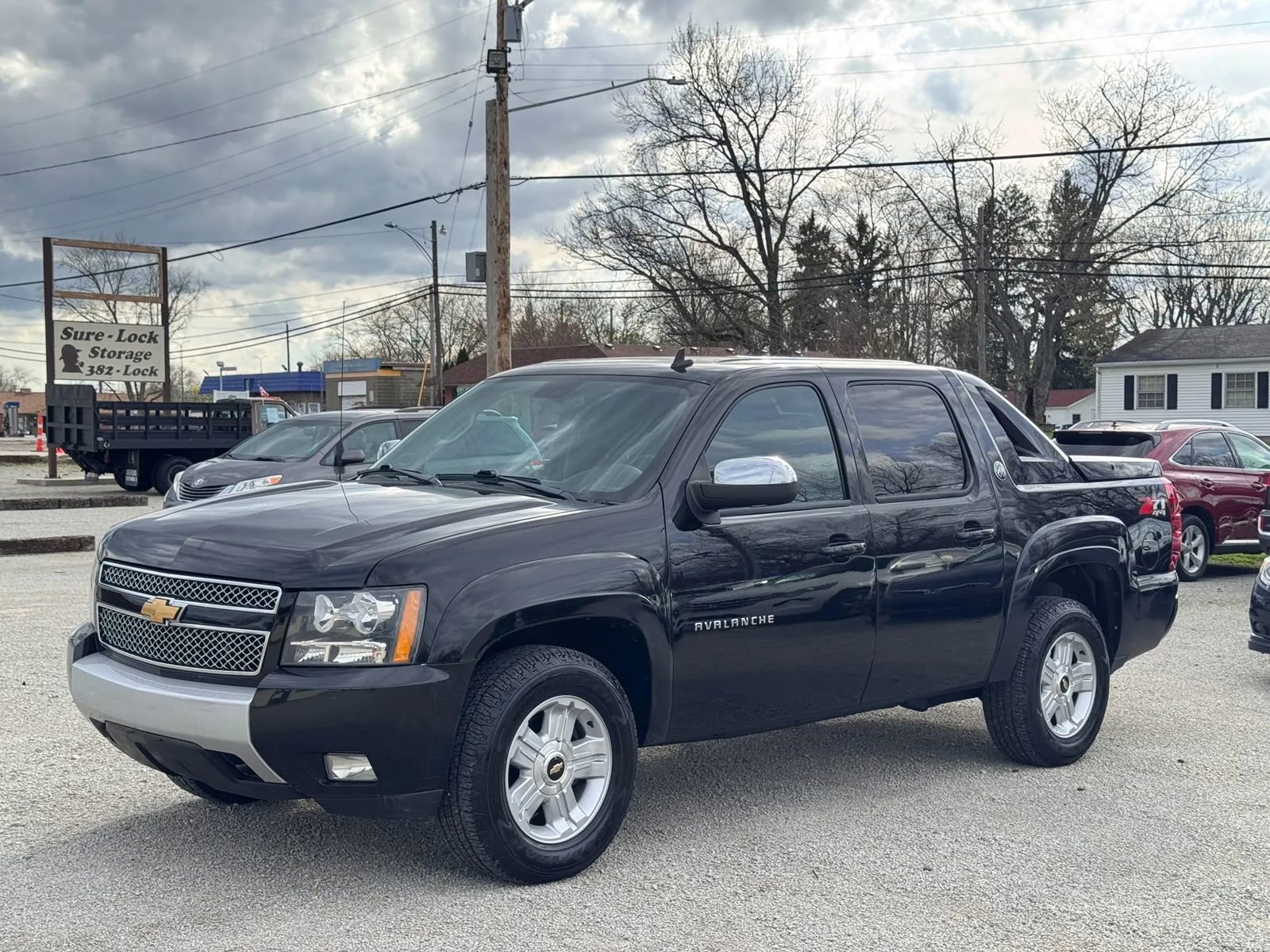 Used 2013 Chevrolet Avalanche LT AWD/4WD image 13