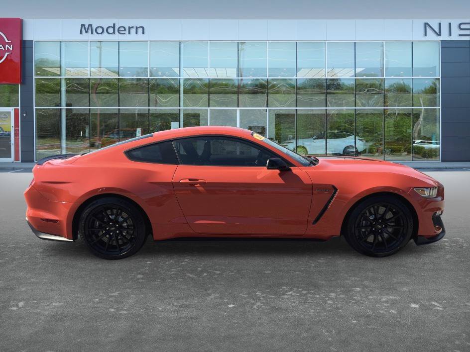 Used 2016 Ford Mustang Shelby GT350 w/ Technology Package RWD image 4