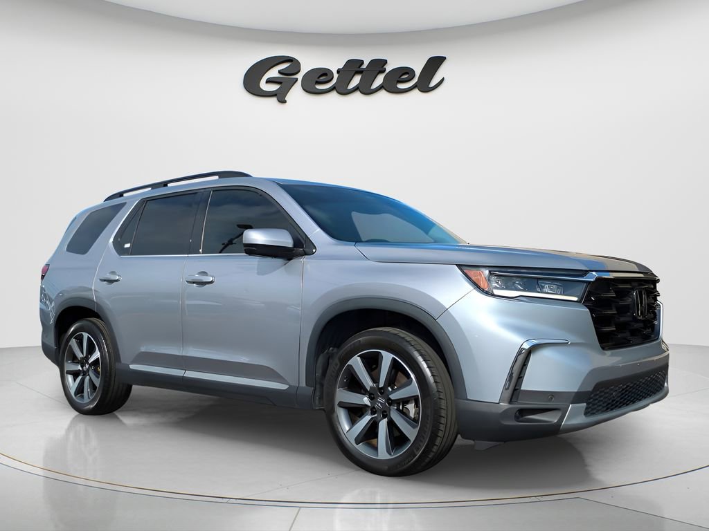 Used 2024 Honda Pilot Touring image 2