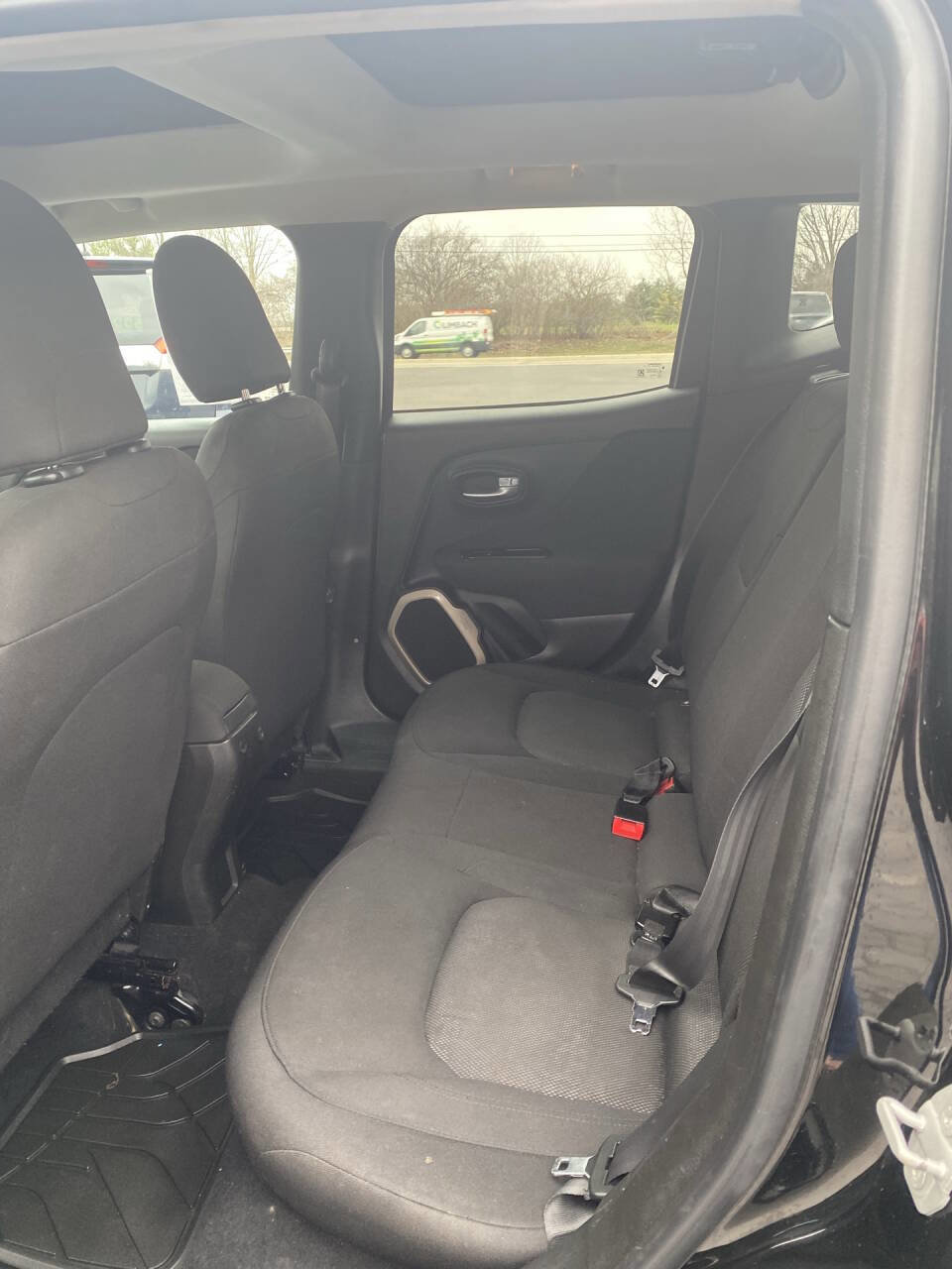 Used 2017 Jeep Renegade Sport w/ Power & Air Group image 18